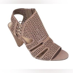 Vince Camuto Esten Women's Perforated Sandal Size 7 NWT in color PRECIOUS